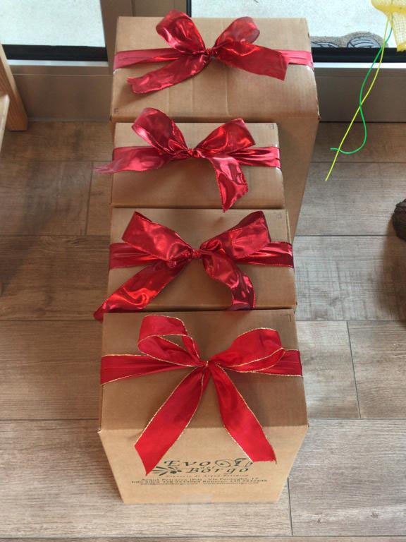 Bomboniere e Cura nei dettagli: fiocchi rossi per impreziosire i vostri doni natalizi